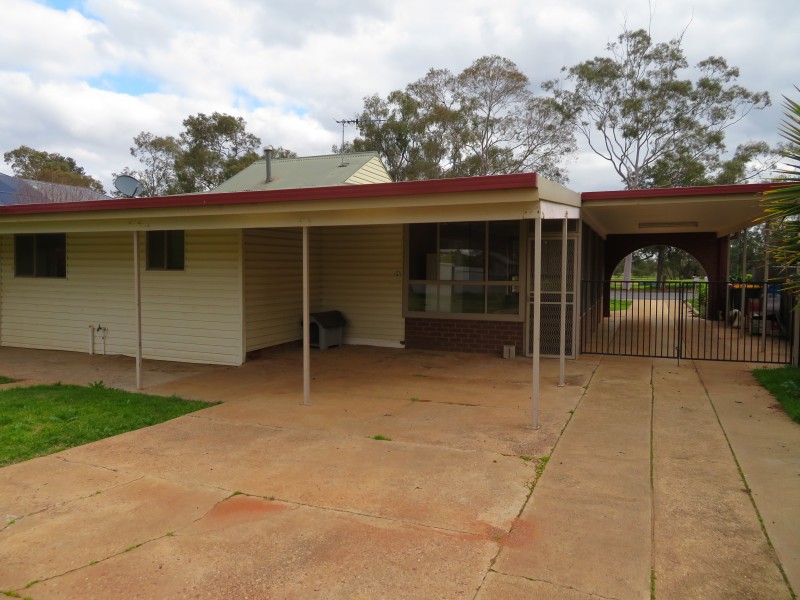 35 Maiden Avenue, Leeton NSW 2705