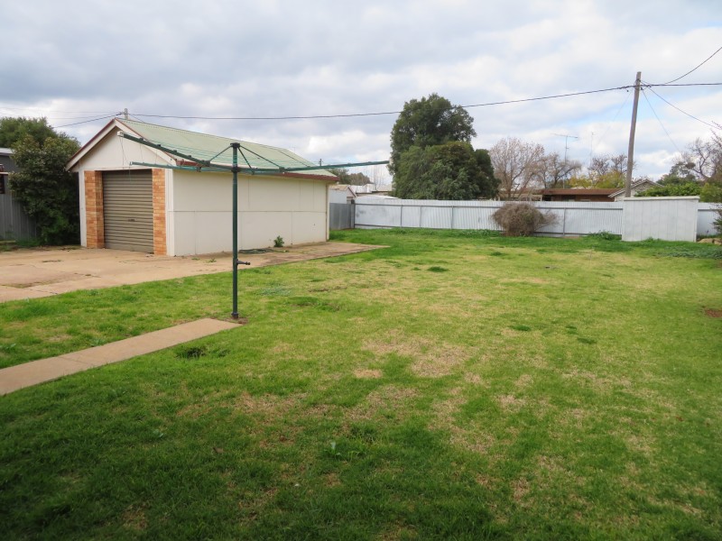 35 Maiden Avenue, Leeton NSW 2705