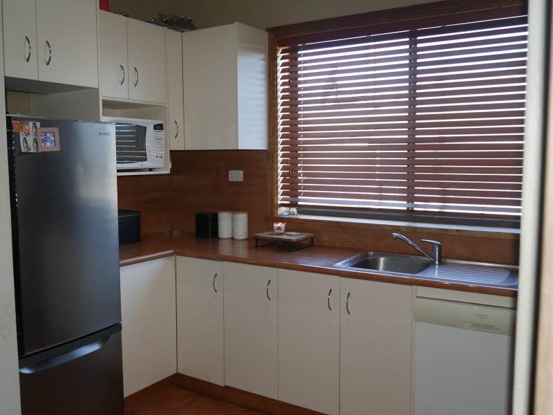 8 Beech Street East, Leeton NSW 2705