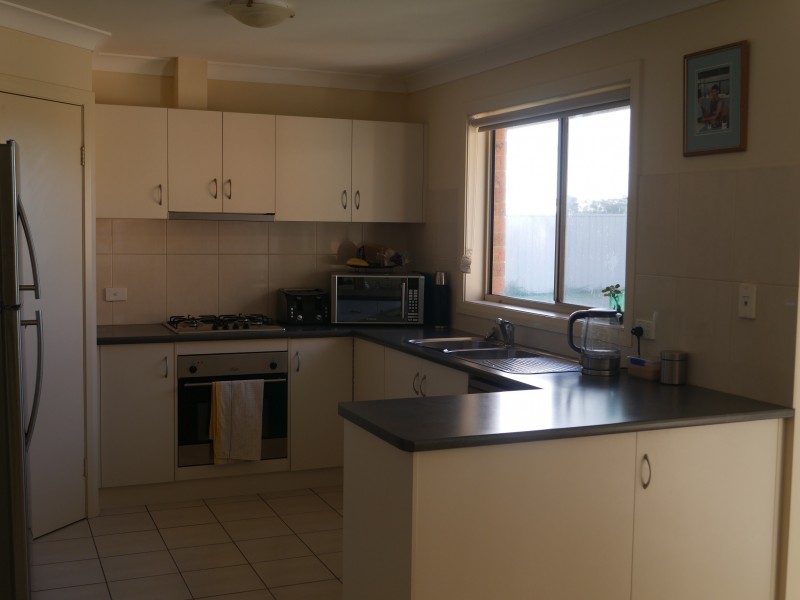 11 Golf Club Drive, Leeton NSW 2705