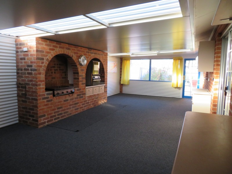 105 Acacia Avenue, Leeton NSW 2705