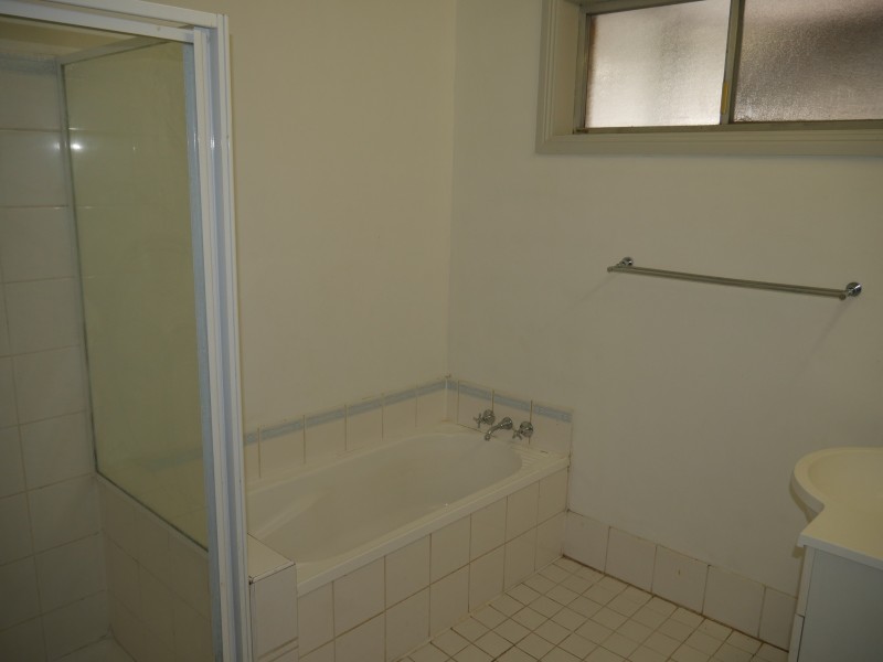 14 Canal Street, Leeton NSW 2705