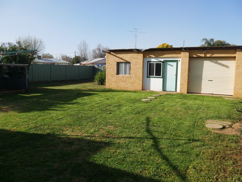 14 Canal Street, Leeton NSW 2705