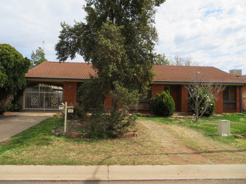 10 Roma Avenue, Leeton NSW 2705