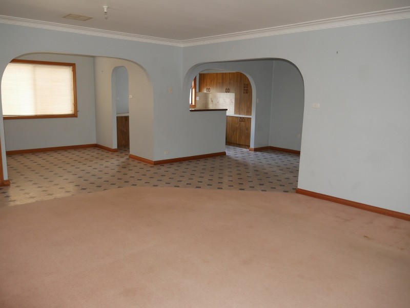 7 Box Street, Leeton NSW 2705