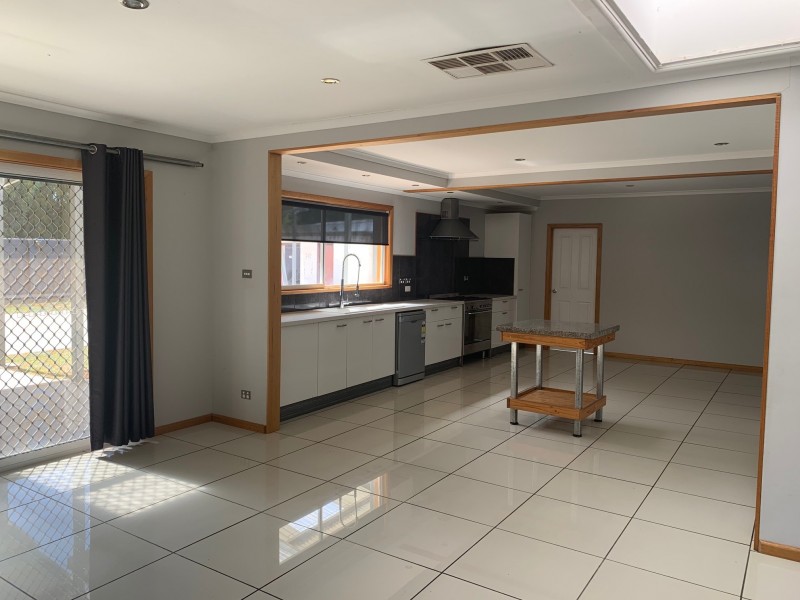 28 Midgeon Street, Narrandera NSW 2700