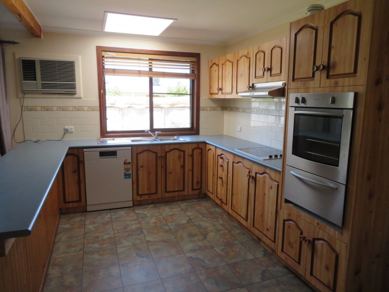 24 Roma Avenue, Leeton NSW 2705