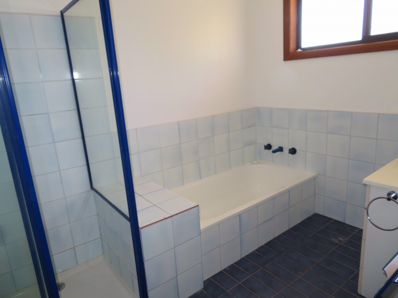 24 Roma Avenue, Leeton NSW 2705