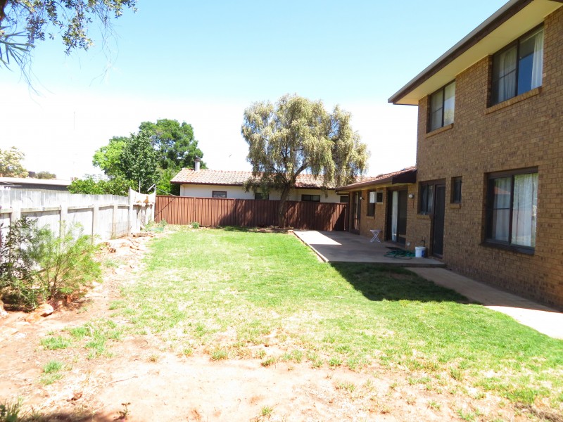 24 Roma Avenue, Leeton NSW 2705