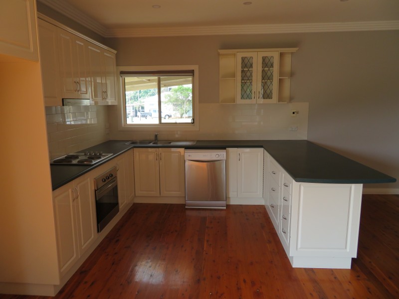 6 Teak Street, Leeton NSW 2705