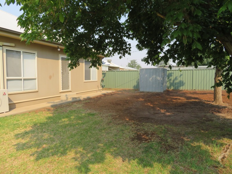 6 Teak Street, Leeton NSW 2705