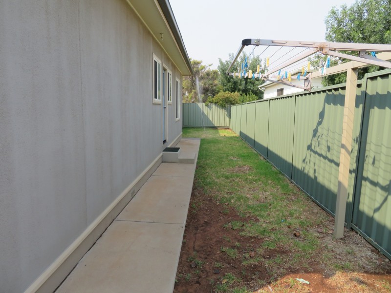 6 Teak Street, Leeton NSW 2705