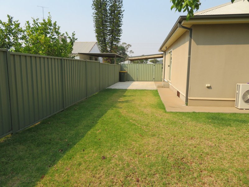 6 Teak Street, Leeton NSW 2705
