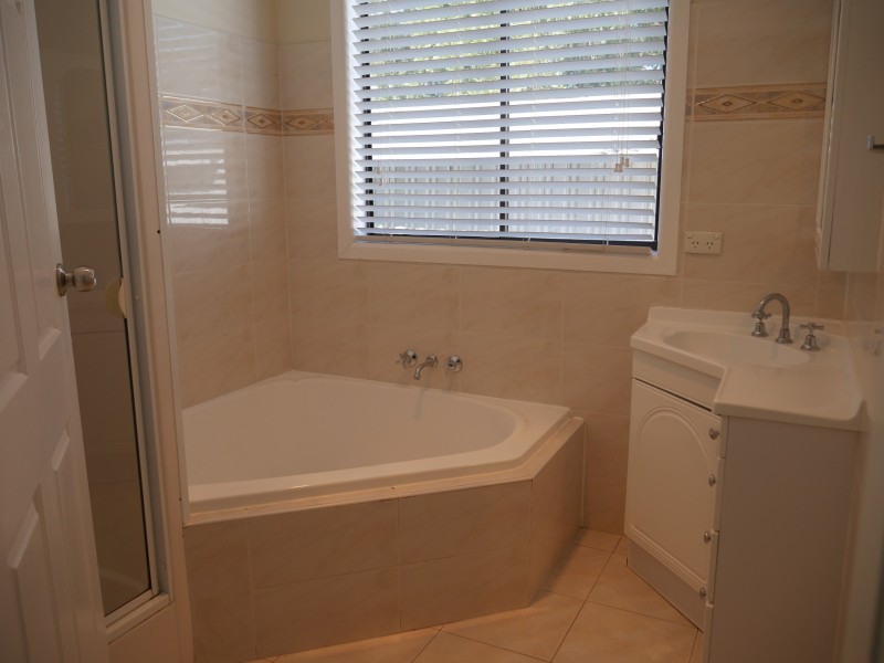 11 Jacaranda Avenue, Leeton NSW 2705