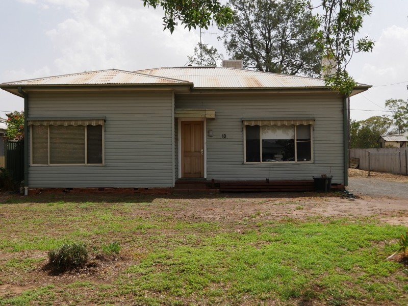18 Currawang Avenue, Leeton NSW 2705