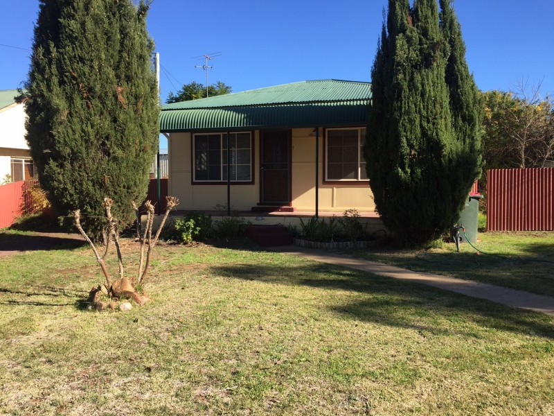 30 Railway Avenue, Leeton NSW 2705