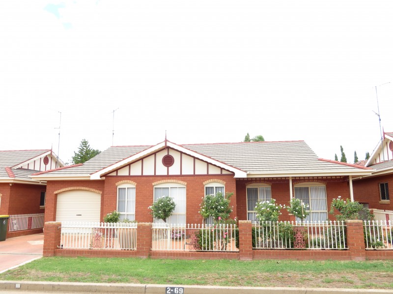 2/69 Kurrajong Avenue, Leeton NSW 2705