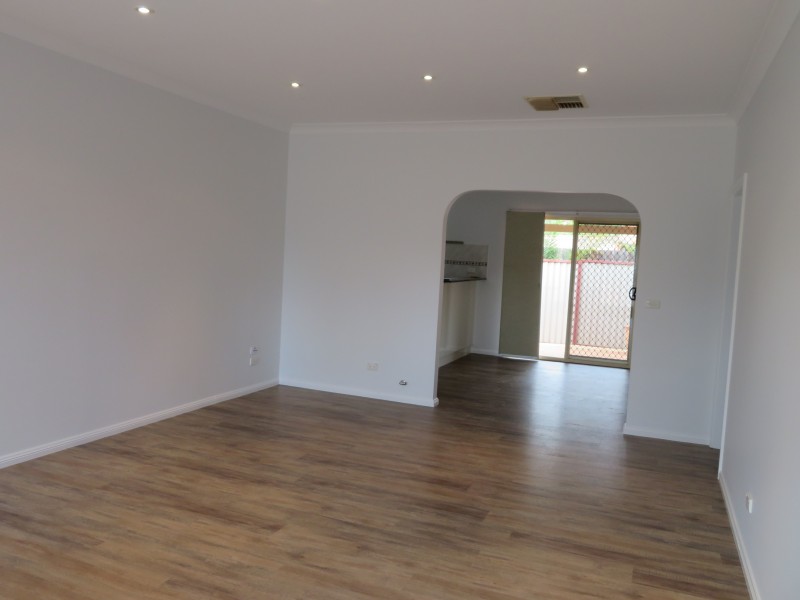 2/69 Kurrajong Avenue, Leeton NSW 2705