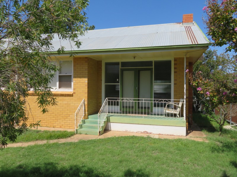 2/70 twynam street, Narrandera NSW 2700