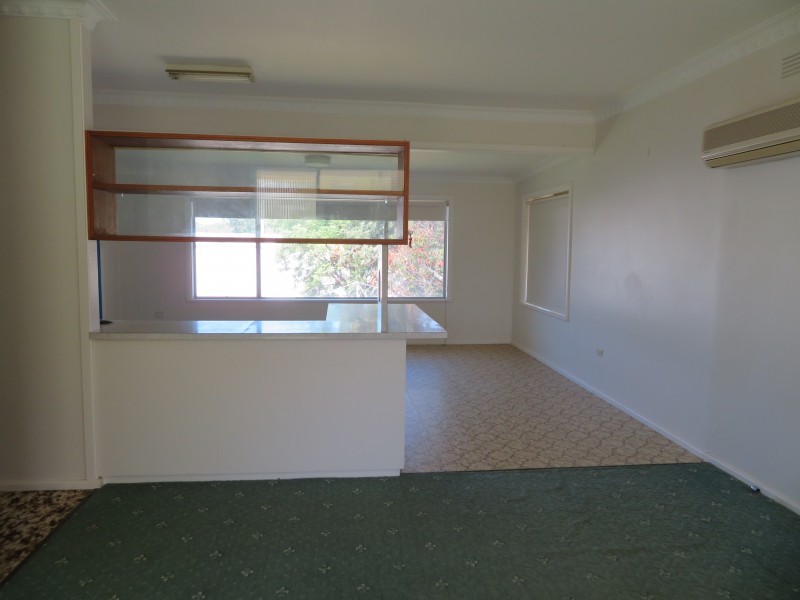 2/70 twynam street, Narrandera NSW 2700