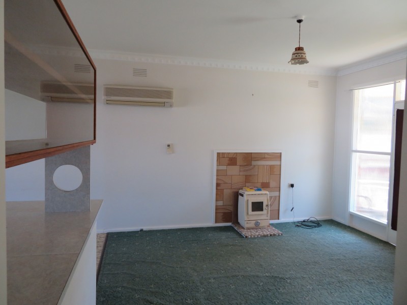 2/70 twynam street, Narrandera NSW 2700
