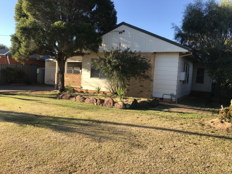 10 Russet Street, Leeton NSW 2705