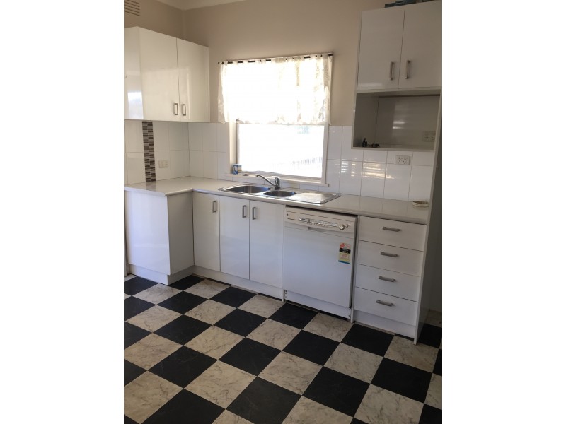 10 Russet Street, Leeton NSW 2705