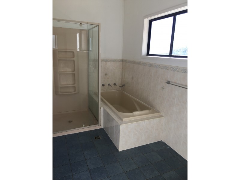 10 Russet Street, Leeton NSW 2705