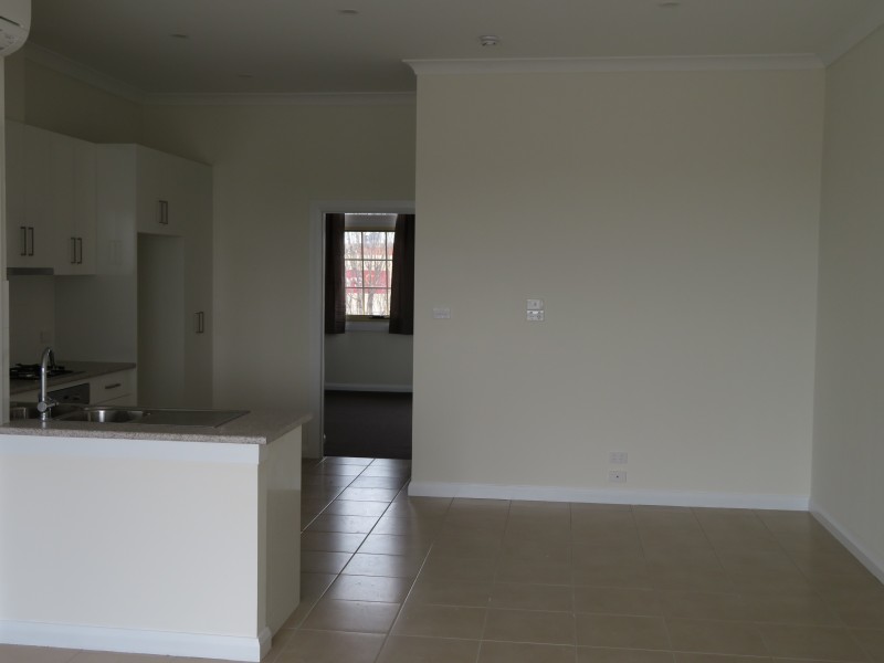 1/101 Pine Avenue, Leeton NSW 2705