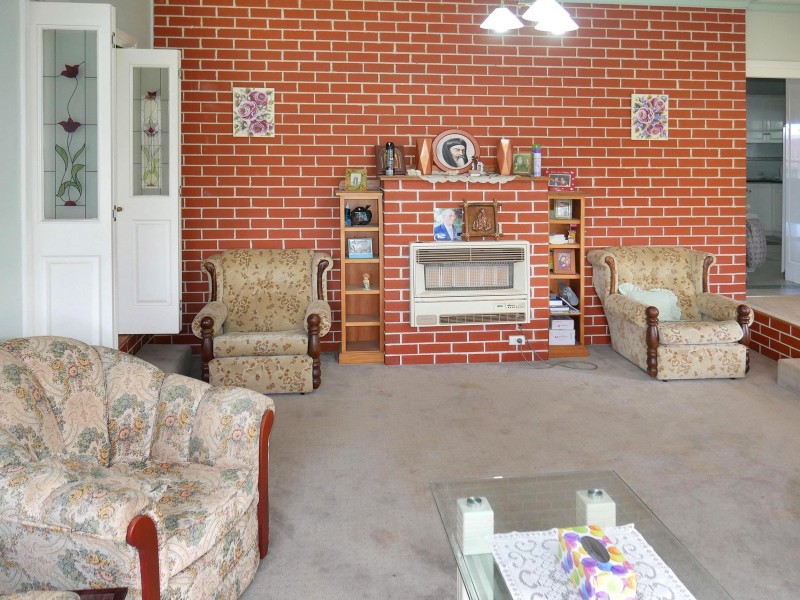 128 Toorak Road, Leeton NSW 2705