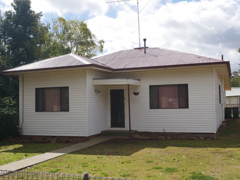 7 Box Street, Leeton NSW 2705
