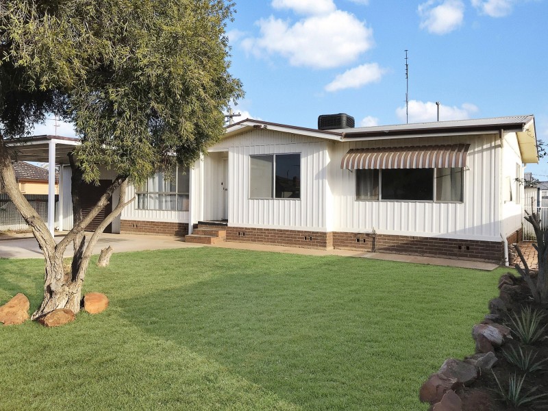 74A Railway Ave, Leeton NSW 2705