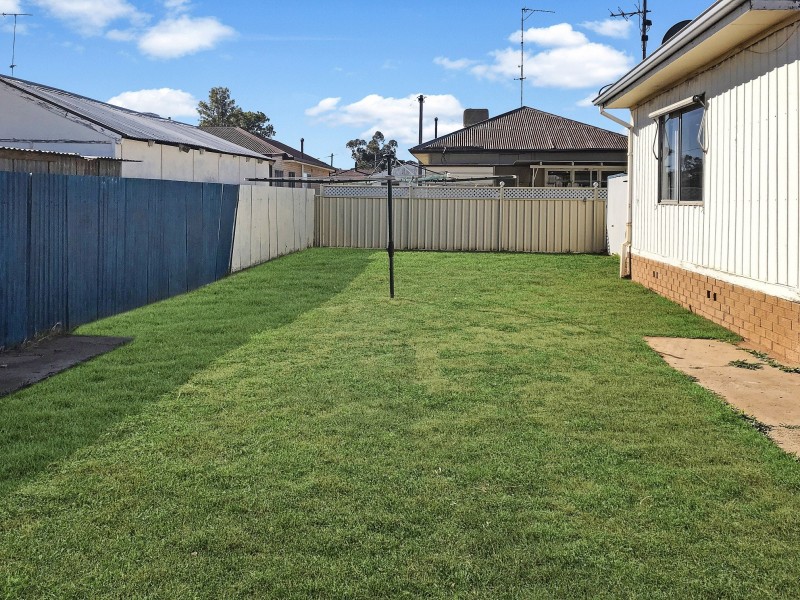 74A Railway Ave, Leeton NSW 2705