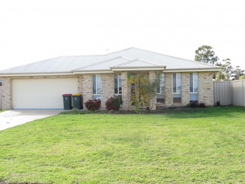 13 Golf Club Drive, Leeton NSW 2705