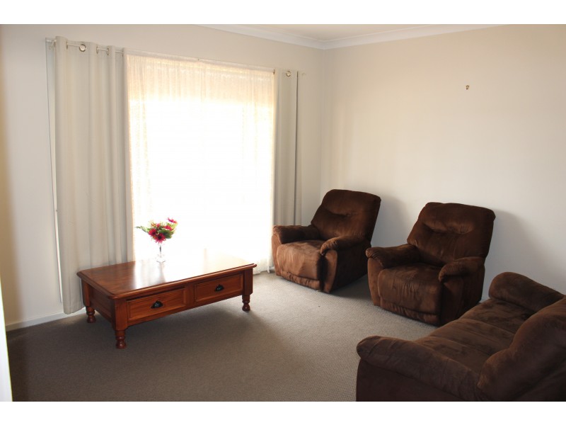 24 Jacaranda Ave, Leeton NSW 2705