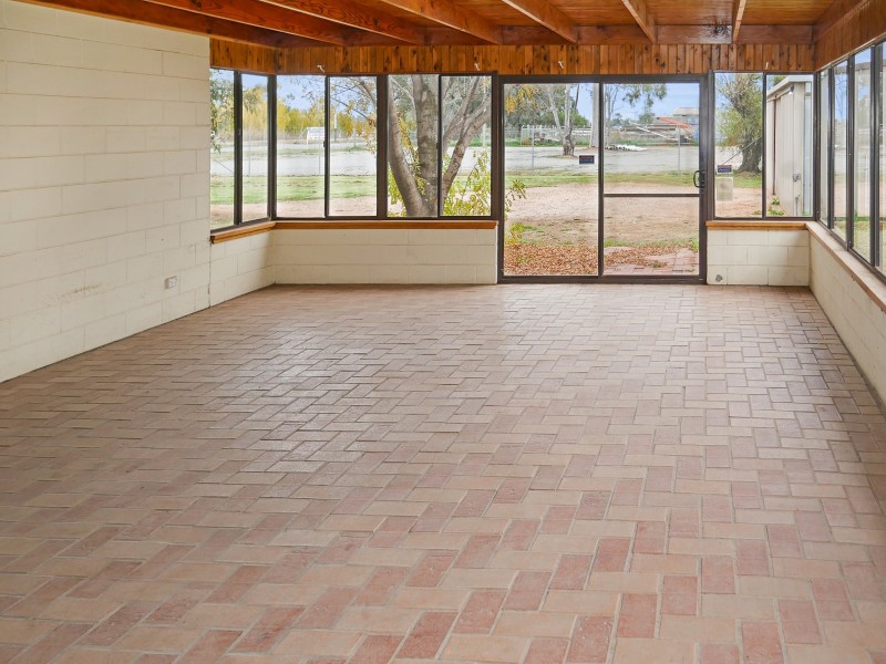 4 Vance Road, Leeton NSW 2705