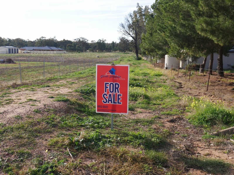 115 Pine Hill Road, Narrandera NSW 2700