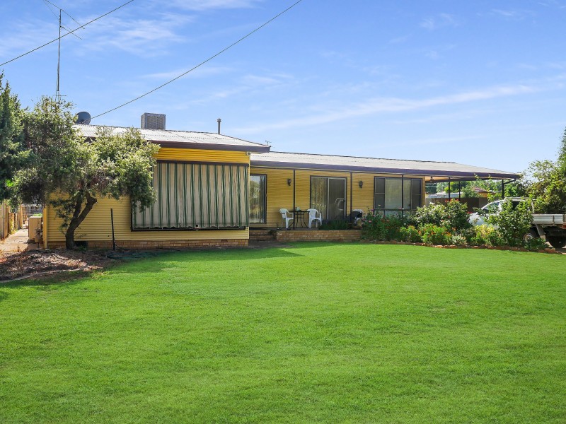 10 Canal St, Leeton NSW 2705