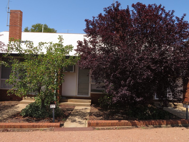 2/52 Whitton Street, Narrandera NSW 2700