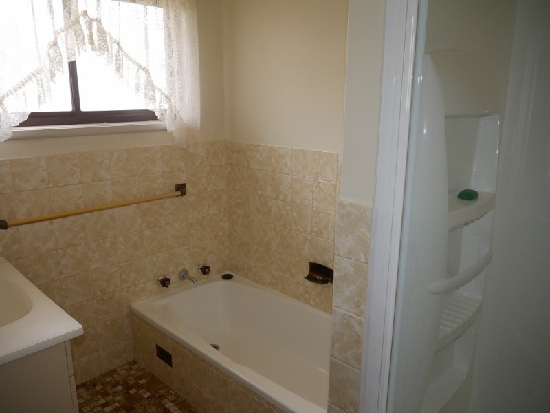 6 Coral Street, Leeton NSW 2705