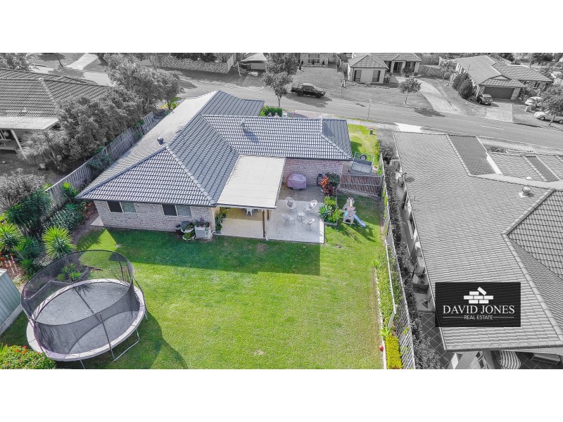 10 Midway Terrace, Pacific Pines QLD 4211