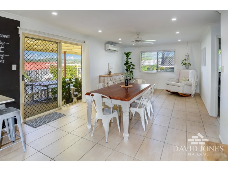 10 Midway Terrace, Pacific Pines QLD 4211