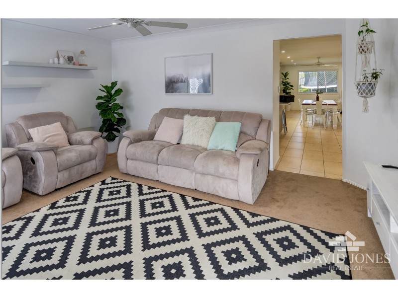 10 Midway Terrace, Pacific Pines QLD 4211