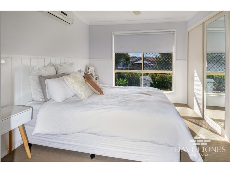 10 Midway Terrace, Pacific Pines QLD 4211