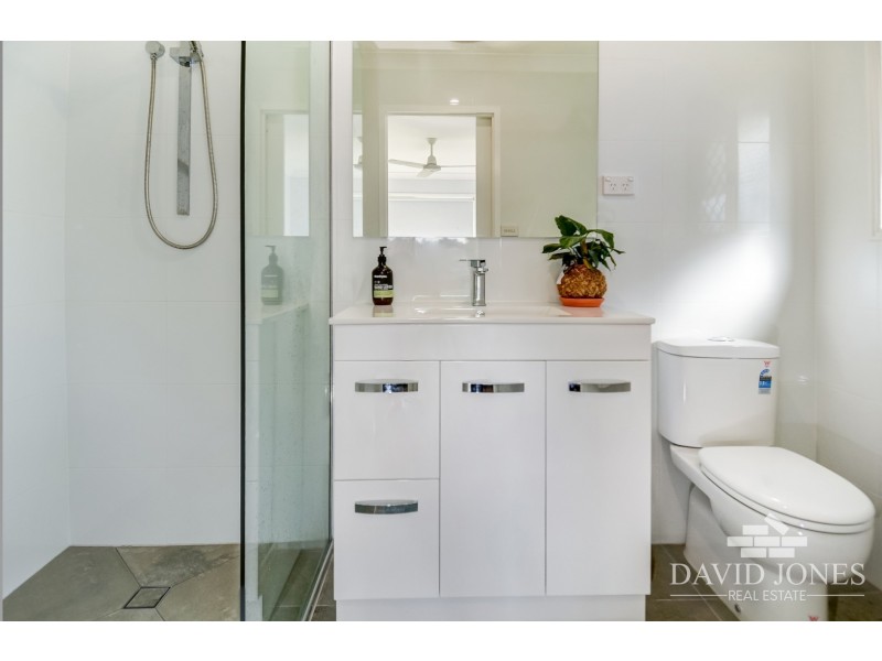 10 Midway Terrace, Pacific Pines QLD 4211