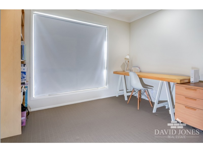 10 Midway Terrace, Pacific Pines QLD 4211