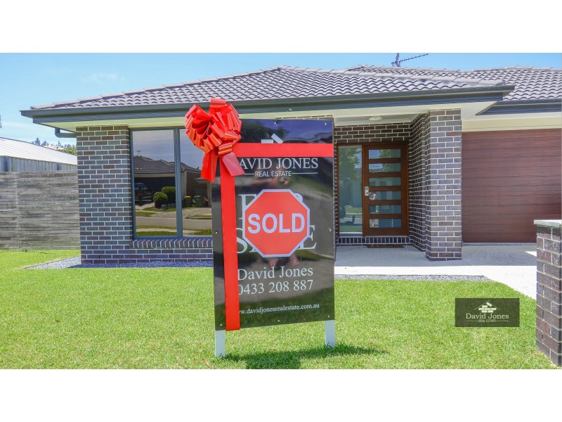 8 Ellenborough Avenue, Ormeau Hills QLD 4208