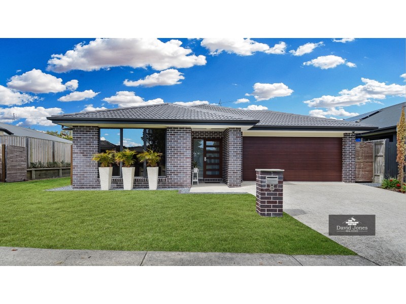 8 Ellenborough Avenue, Ormeau Hills QLD 4208