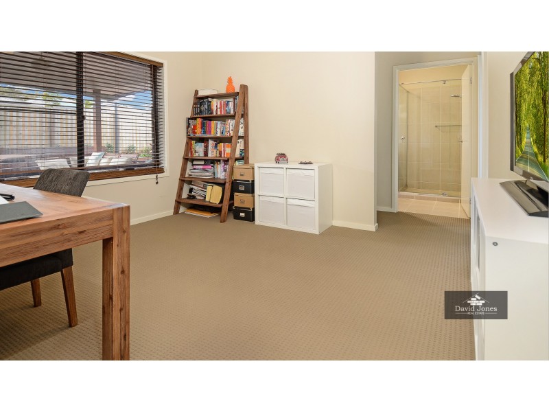 8 Ellenborough Avenue, Ormeau Hills QLD 4208