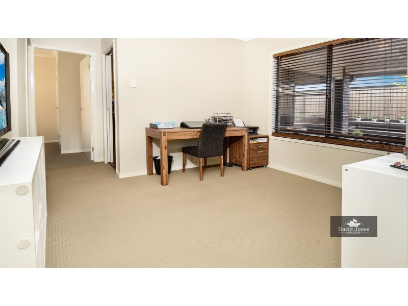 8 Ellenborough Avenue, Ormeau Hills QLD 4208